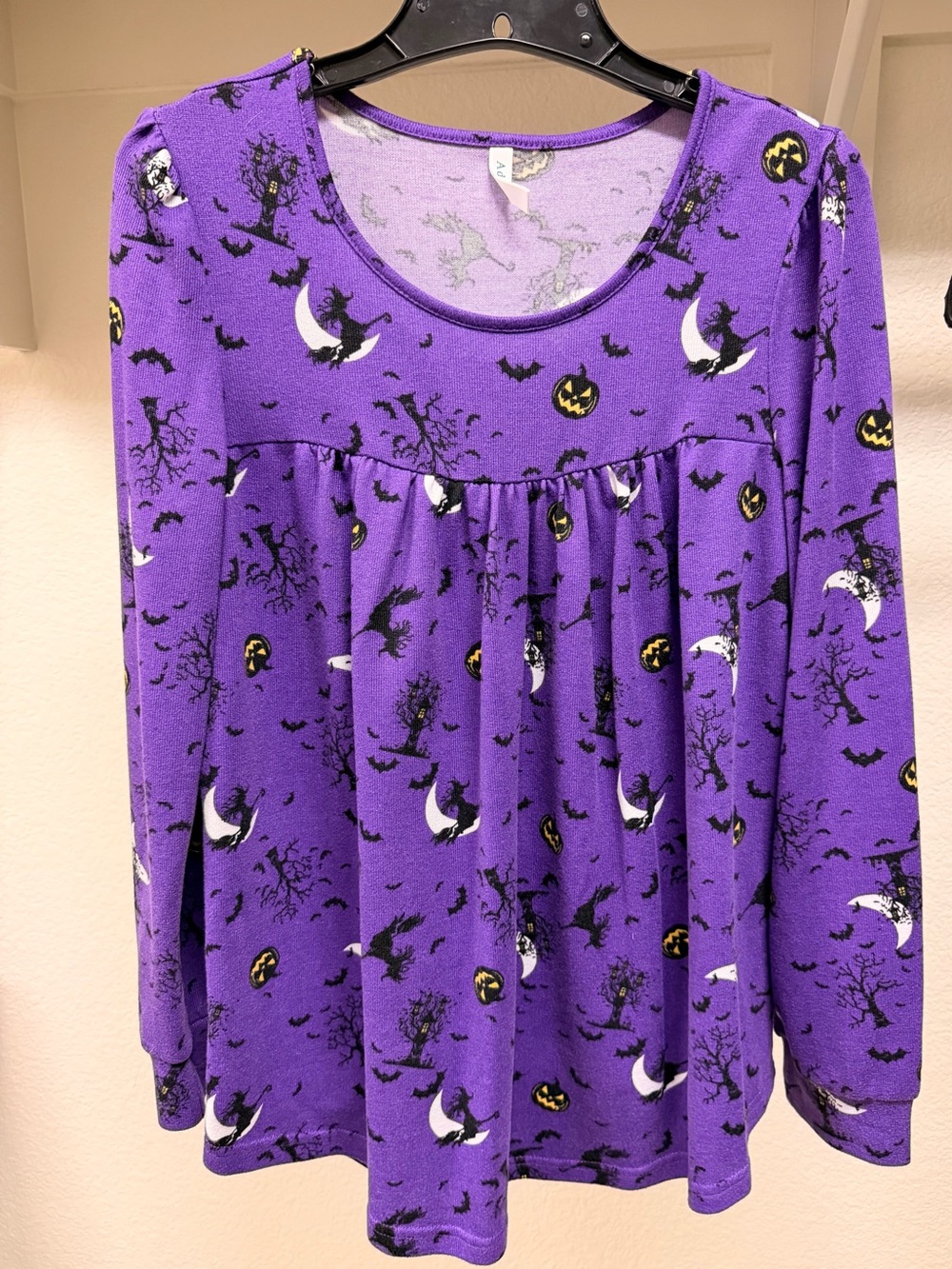 Women’s Purple Halloween Print Long-Sleeve Pajama Top